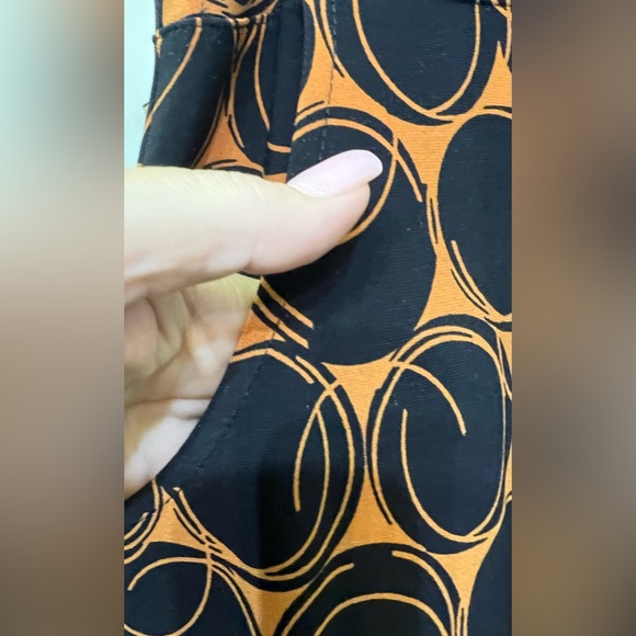 Susan Graver - Wide leg, stretchy, oversized, fun & chic! Black/rust color. XS-M - Picture 2 of 4